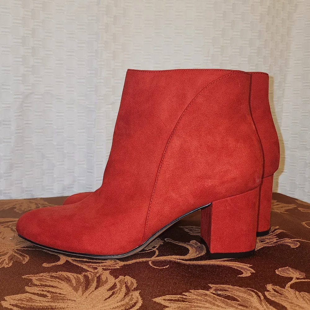 Women's Red Suede Heeled Ankle Boots Zipper Holiday Ankeboot Booties - Picture 4 of 6
